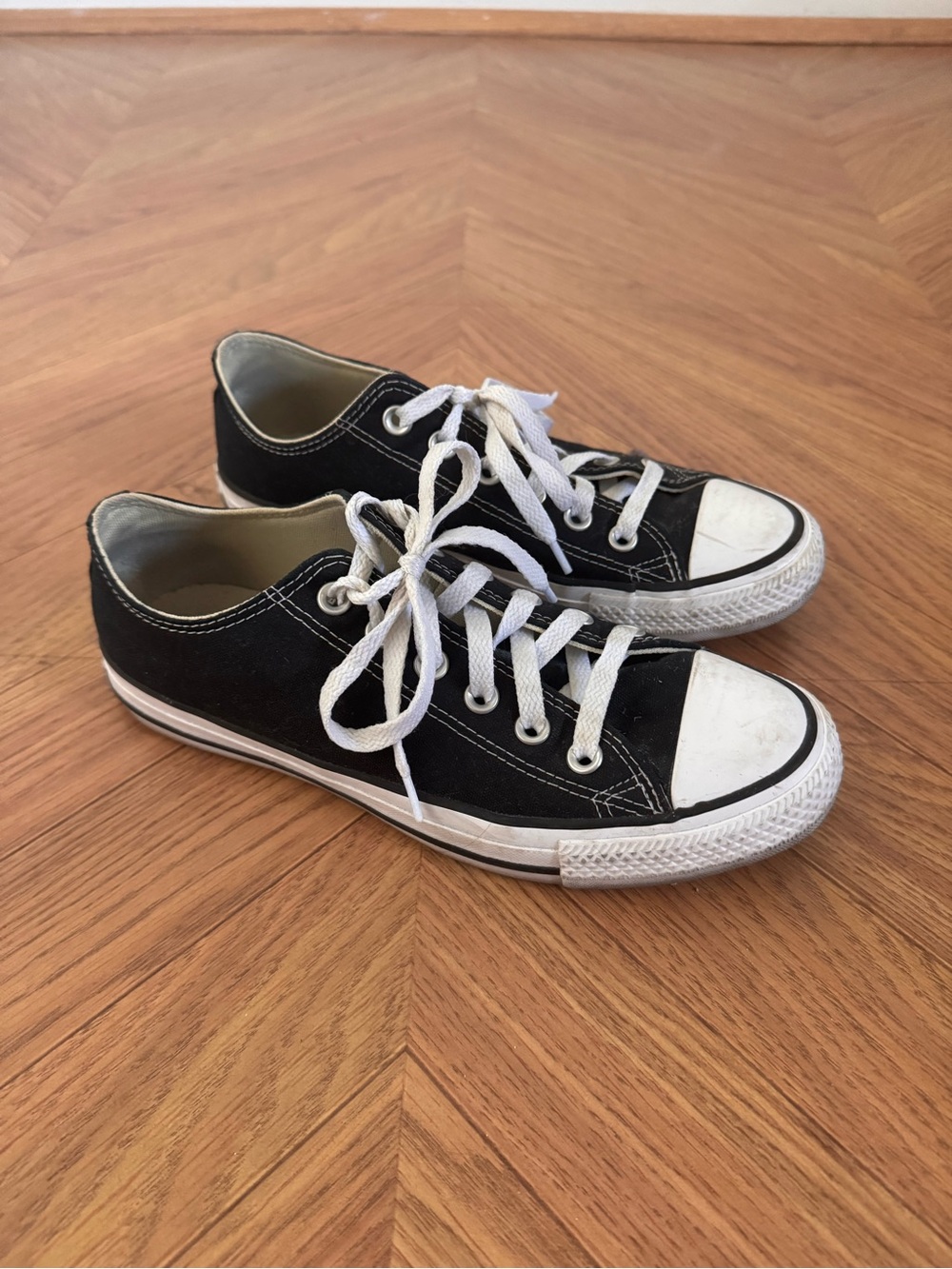 Converse Chuck 70 Women’s size 8 or Men’s size 6.